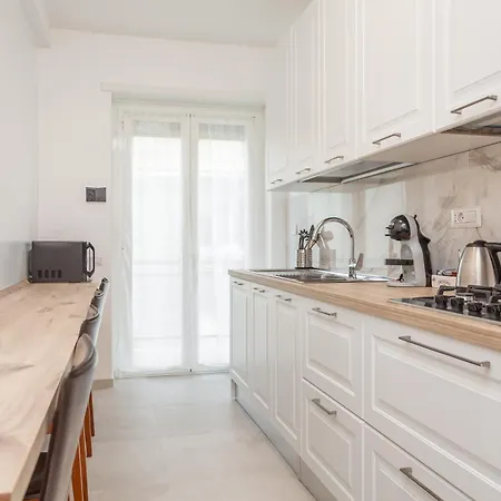 Apartment Cornelia Near Metro A